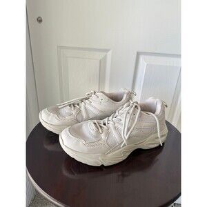 lightweight chunky sneaker